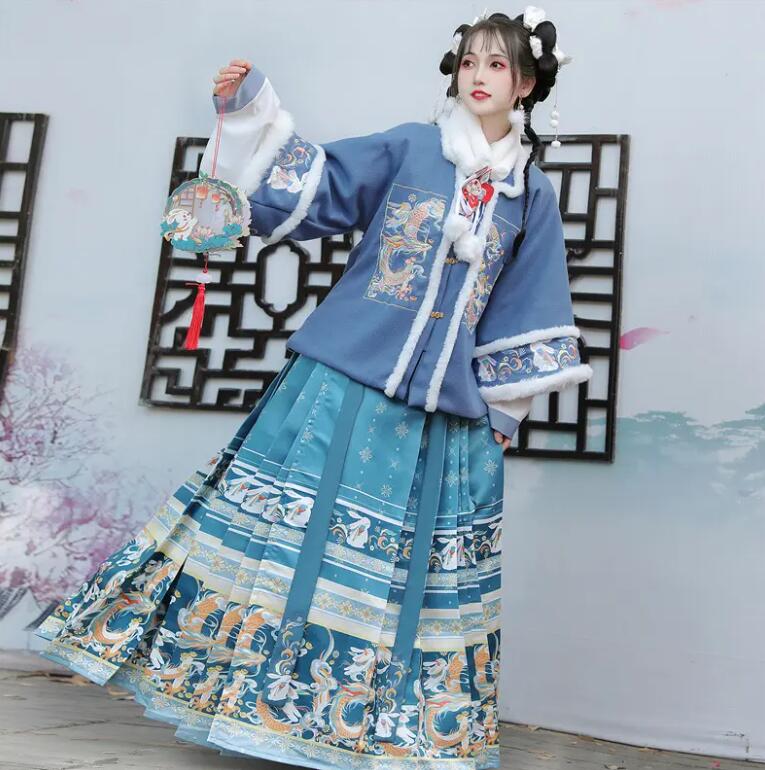 Ming Dynasty Square Collar Blouse and Horse-Face Skirt - Blue