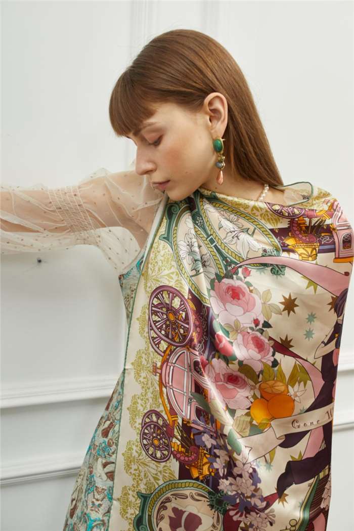 Gone with the Wind Topic Silk Scarf - Model Presenting