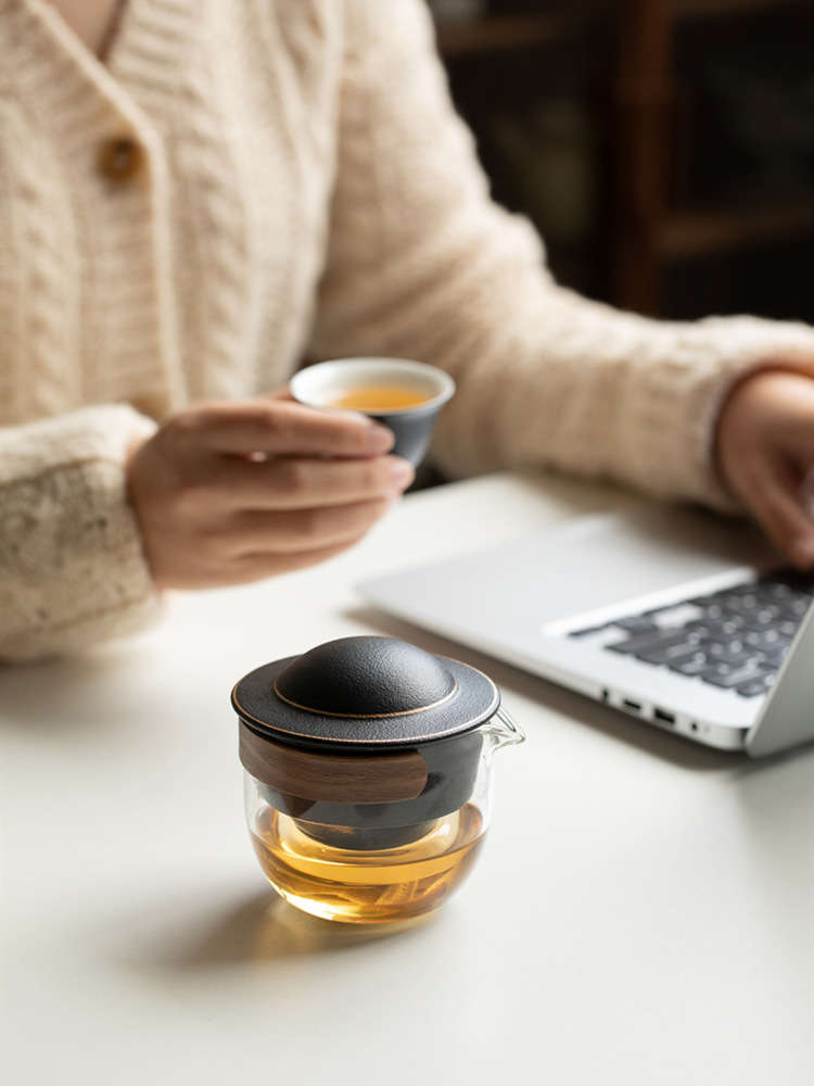 Portable Teacup Set in Usage