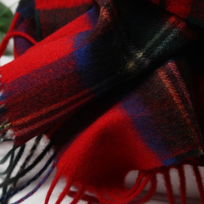 Scottish Plaid Pattern Cashmere Scarf with Tassel - Details