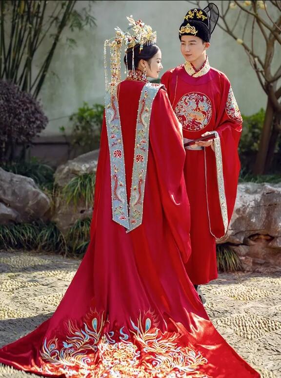 Ming Style Luxury Embroidered Hanfu Wedding Dress - Back