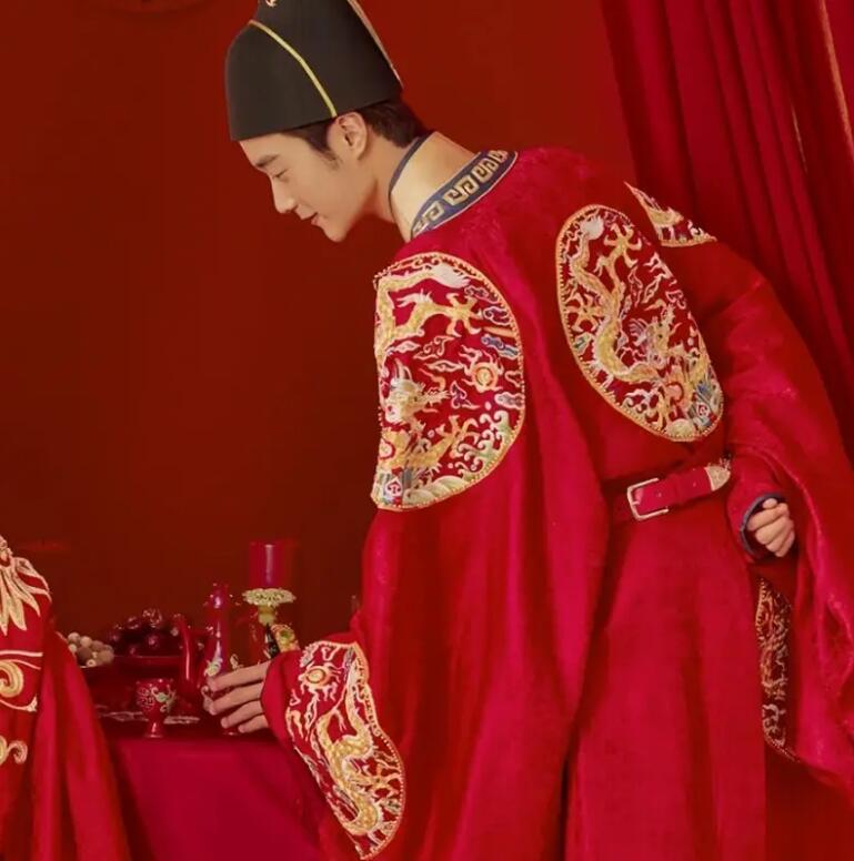 Ming Style Dragon and Phoenix Bringing Fortune Hanfu Wedding Dress - Details of Man Attire