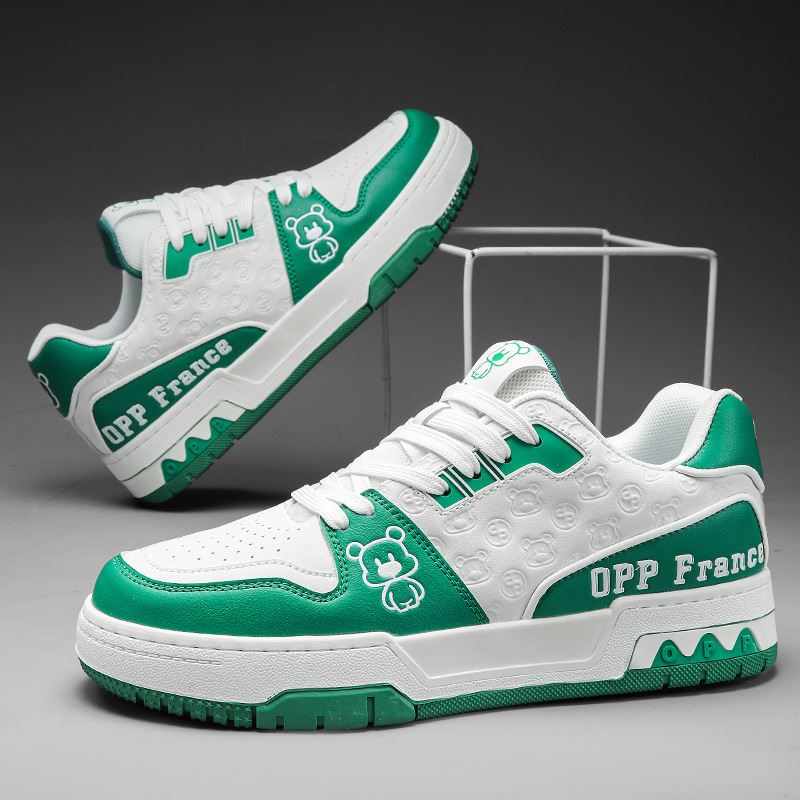 Luminous Bear Pattern Fashion Skateboard Shoes - Green