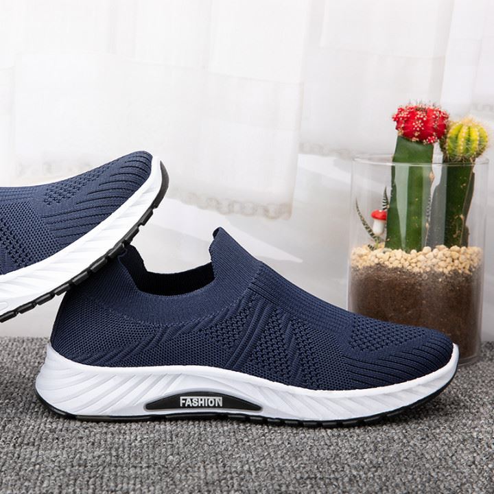 Soft Sole Flyknit Mesh Casual Sneakers