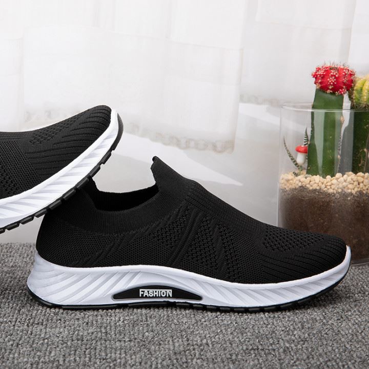 Soft Sole Flyknit Mesh Casual Sneakers - Black