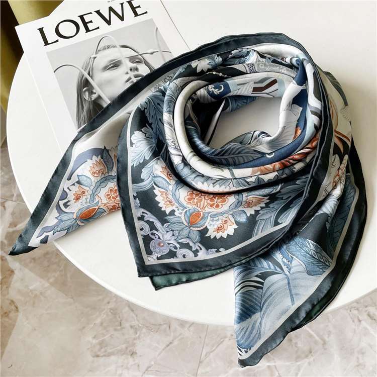 A Remarkable Encounter with Celadon Silk Scarf - Wearing Style